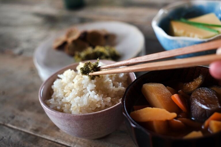 食事の影響を受けます